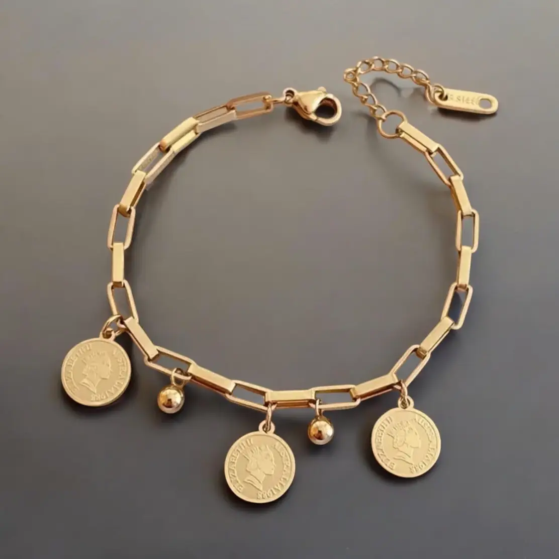 Pulsera con monedas doradas - Imagen 4