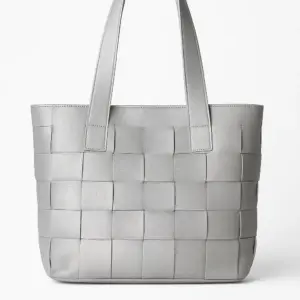 Bolso Kylie plata