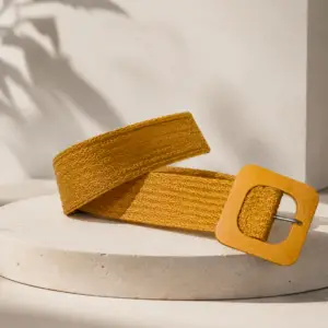 Cinturón elástico con hebilla de madera  cuadrada beige con hebilla