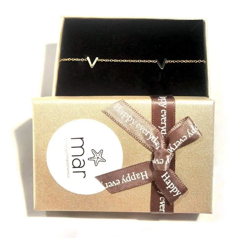 Pulsera 4 V dorada - Imagen 2